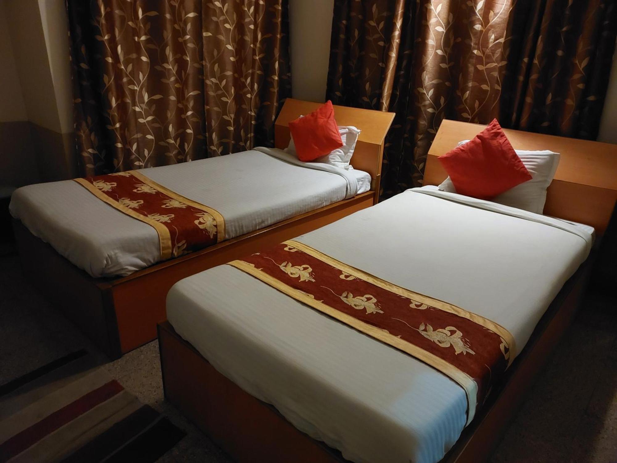 Riverview Guest House Гувахати Экстерьер фото