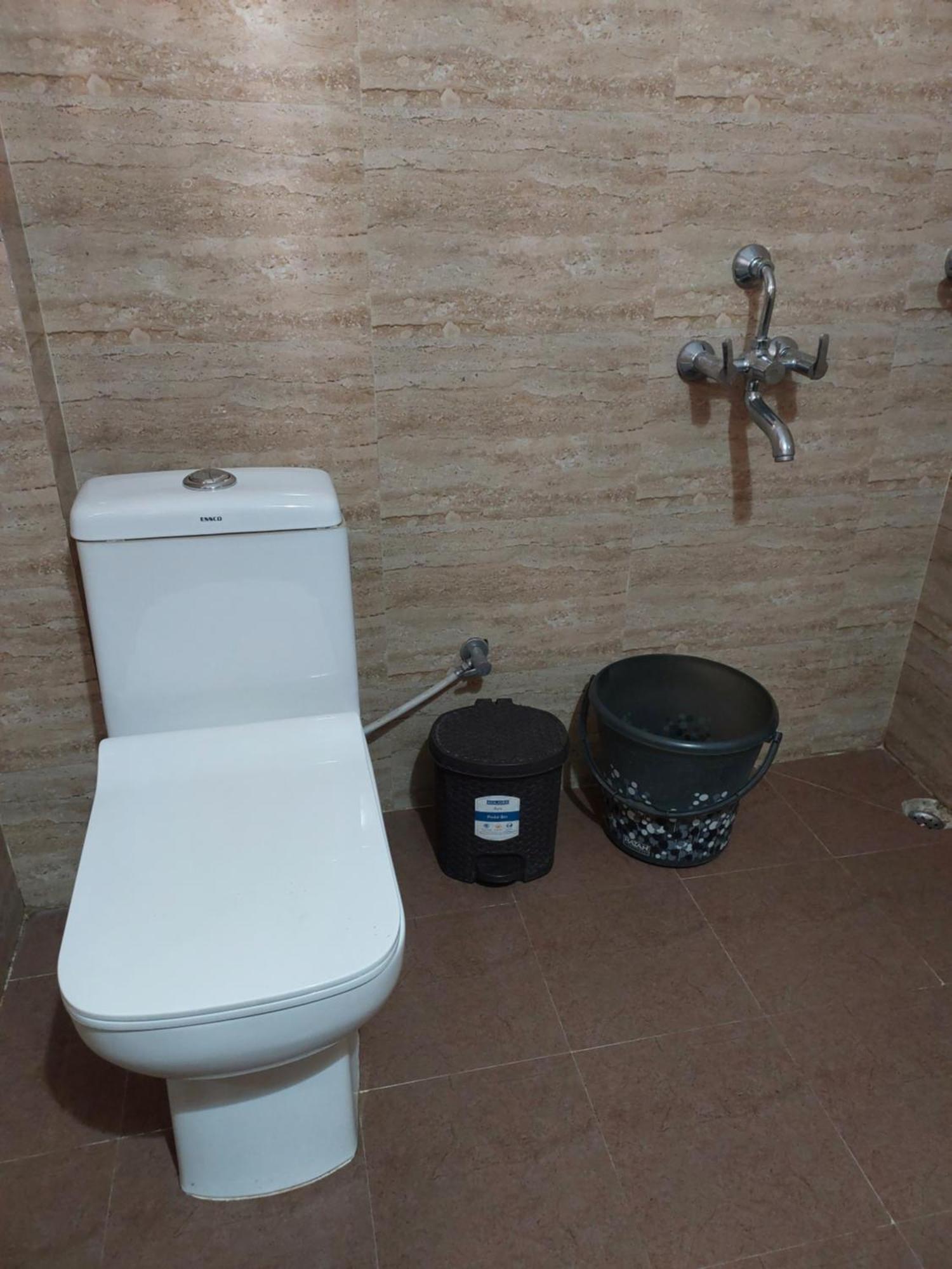 Riverview Guest House Гувахати Экстерьер фото