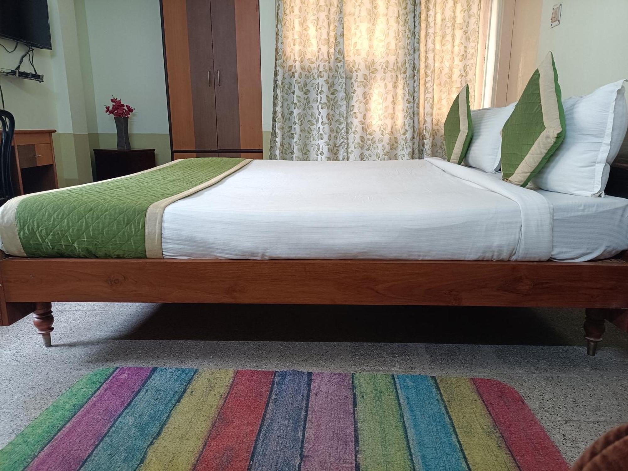 Riverview Guest House Гувахати Экстерьер фото